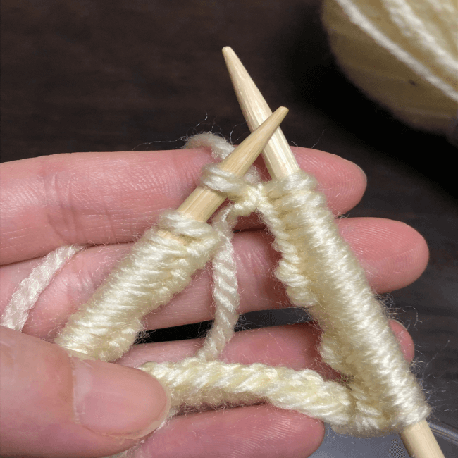 輪針でグルグル 二目ゴム編みで作るレッグウォーマーの作り方 ワザピク